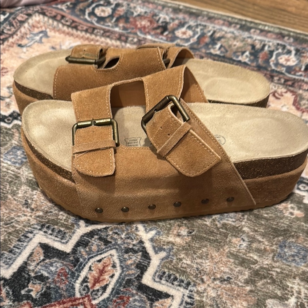 Stylish Tan Suede Platform Sandals
